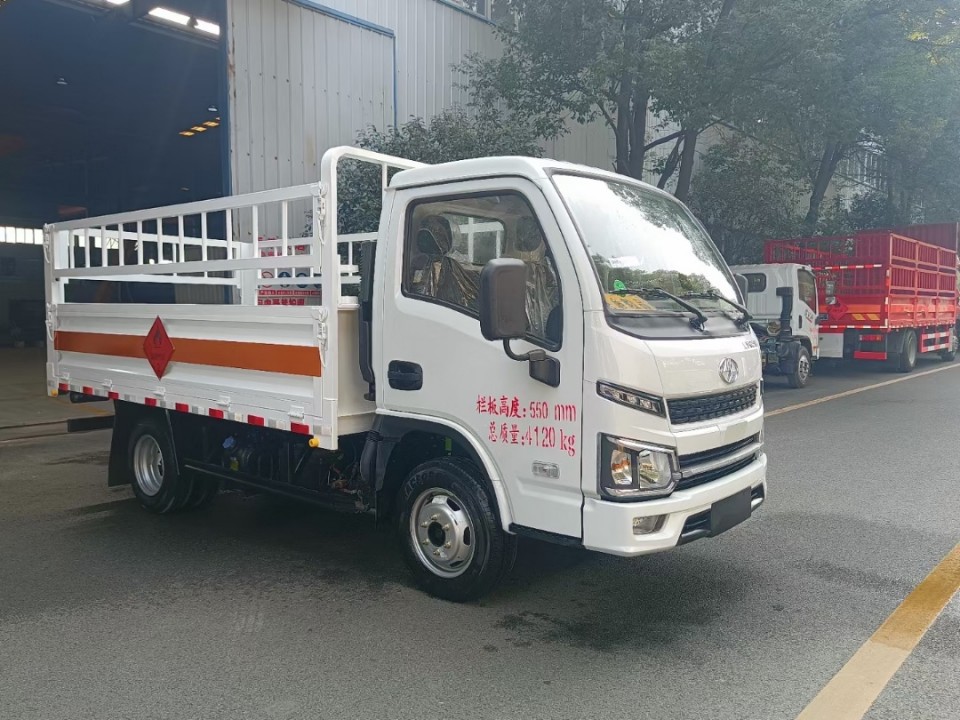 跃进柴油3米气瓶运输车