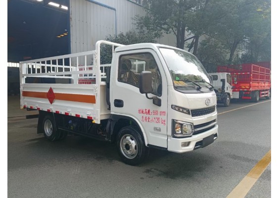 跃进柴油3米气瓶运输车