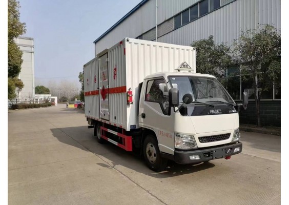 江铃4.2米蓝牌易燃气体厢式运输车