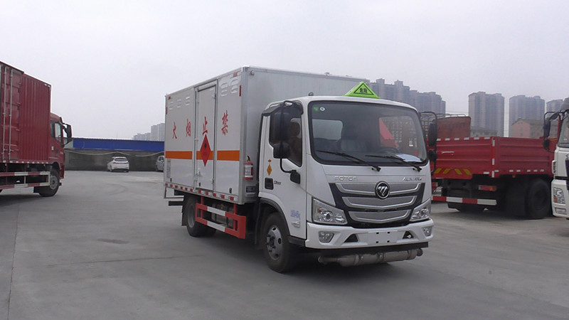 <b>福田欧马可蓝牌易燃液体厢式运输车</b>