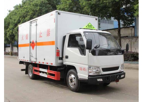 江铃4.2米蓝牌易燃液体厢式运输车
